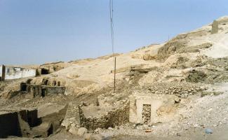 Poor Coptic houses north of Sennufer 1999 003